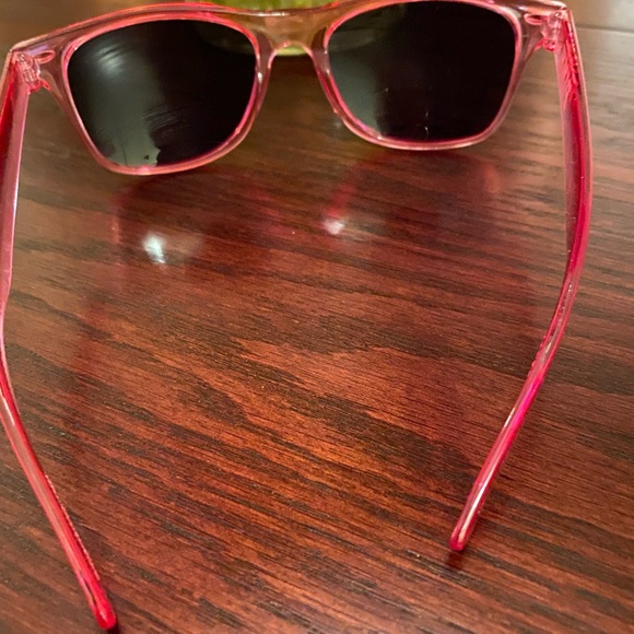 PINK VICTORIA SECRET SUNGLASSES - Picture 3 of 3